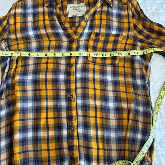 A&F super soft button down - Picture 3 of 6